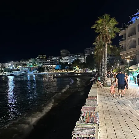 Gjonis House Appartement *